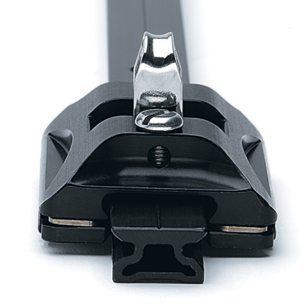 Harken 22 mm Non-CB Low-Load Car - Pivoting Shackle